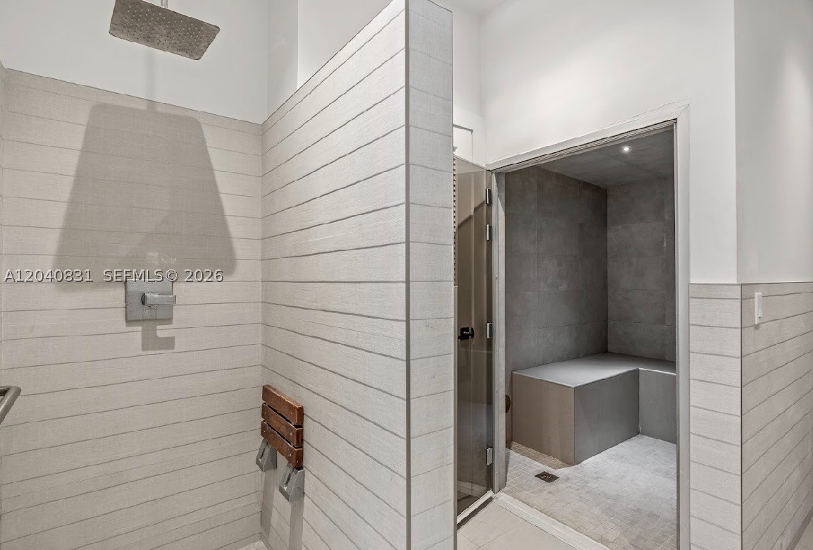 THE ROYAL CLUB CONDO - Residential