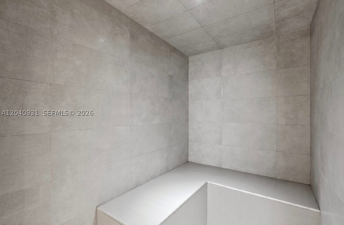 THE ROYAL CLUB CONDO - Residential