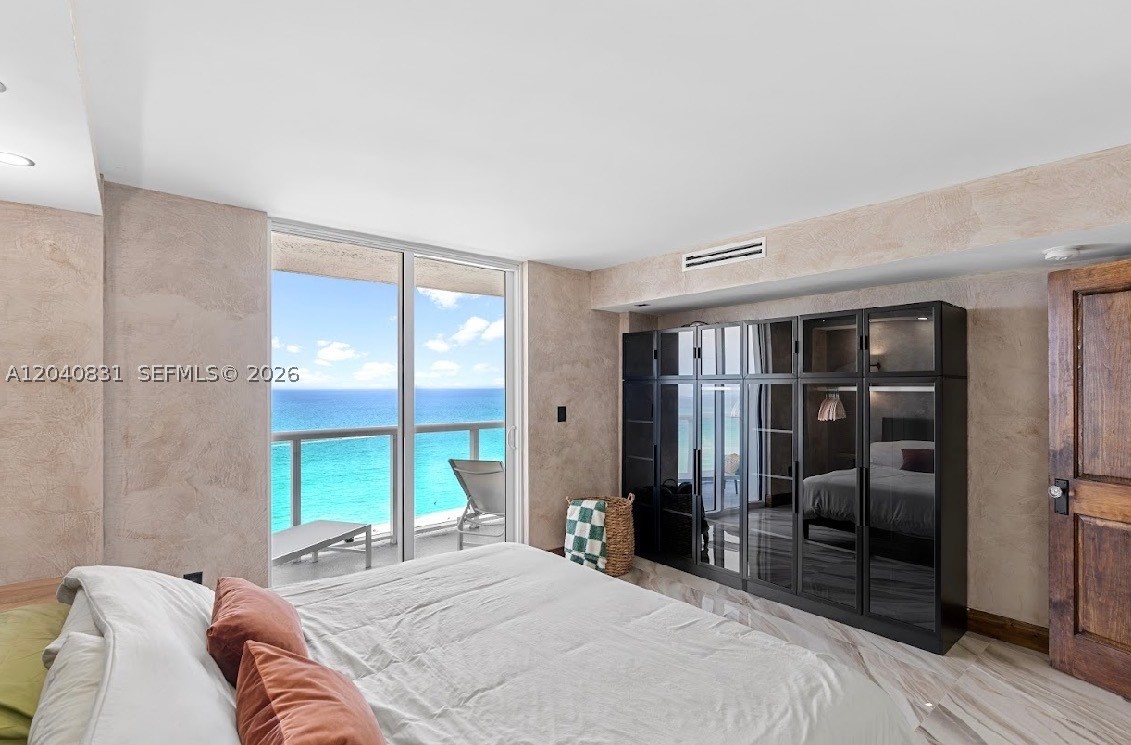THE ROYAL CLUB CONDO - Residential