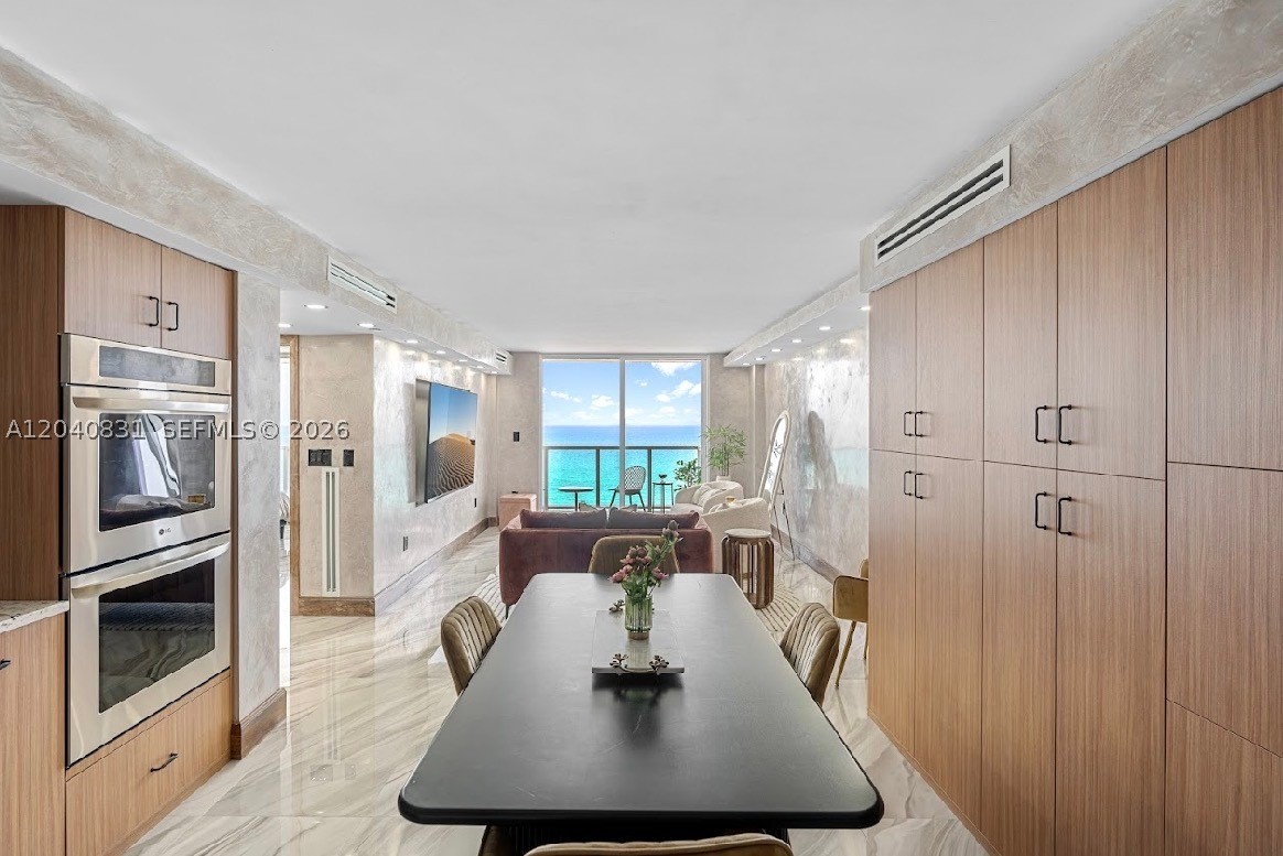 THE ROYAL CLUB CONDO - Residential