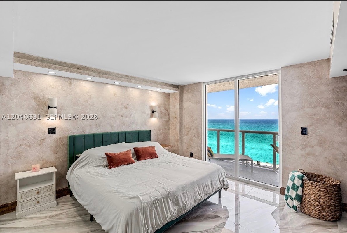 THE ROYAL CLUB CONDO - Residential