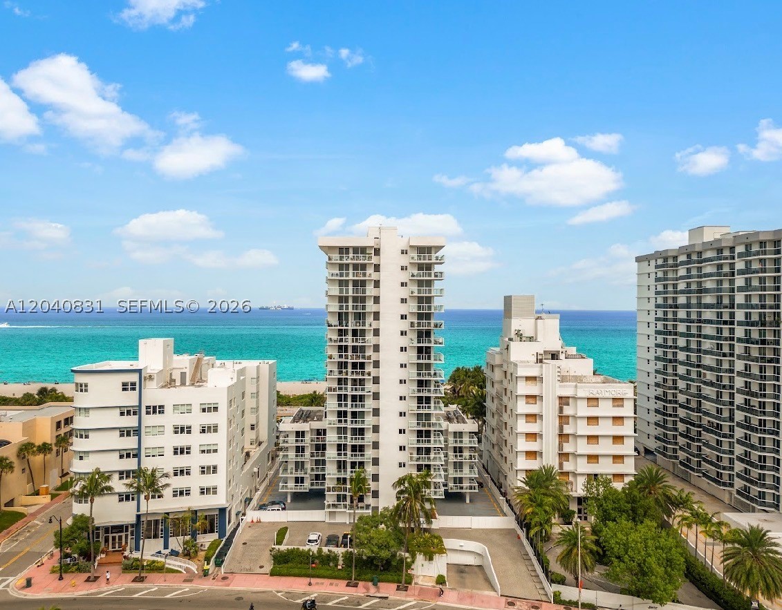 THE ROYAL CLUB CONDO - Residential