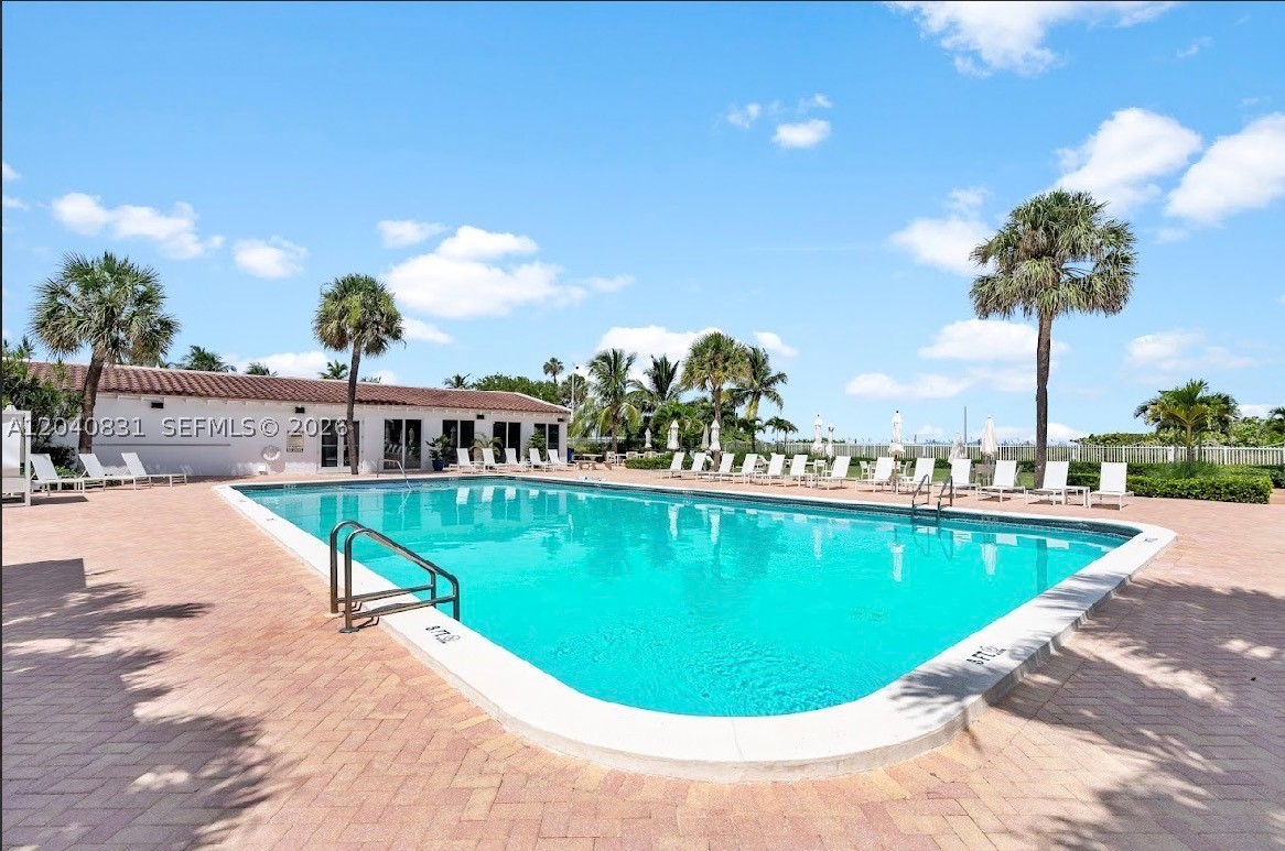 THE ROYAL CLUB CONDO - Residential