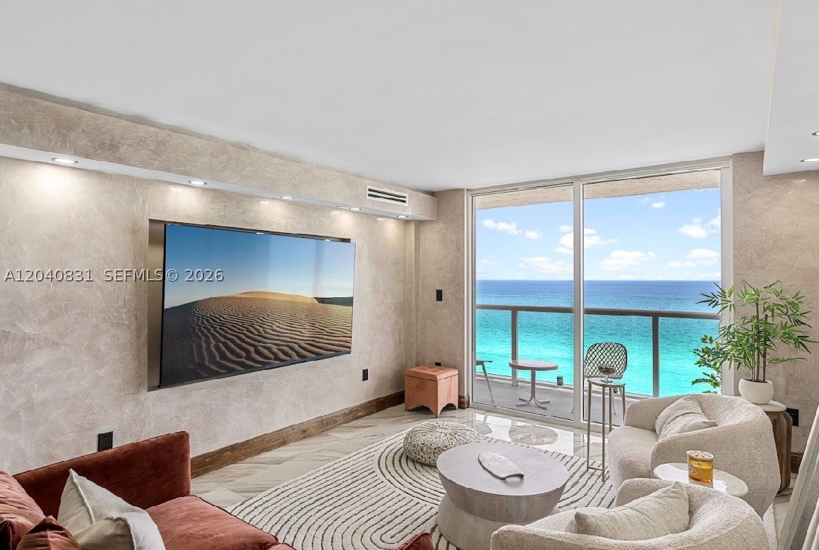 THE ROYAL CLUB CONDO - Residential