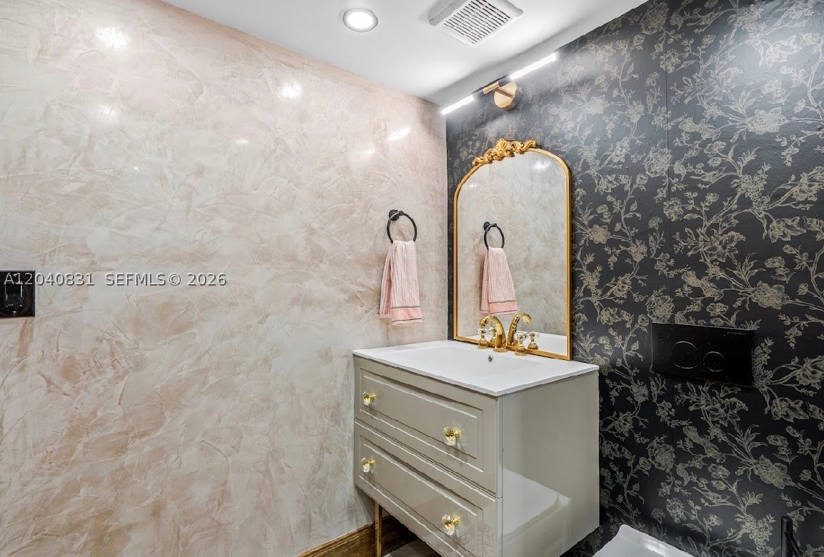 THE ROYAL CLUB CONDO - Residential