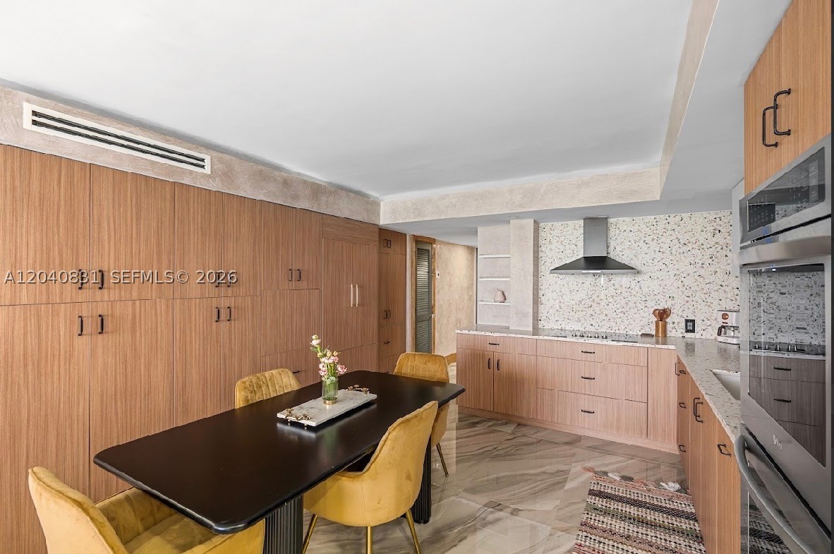 THE ROYAL CLUB CONDO - Residential