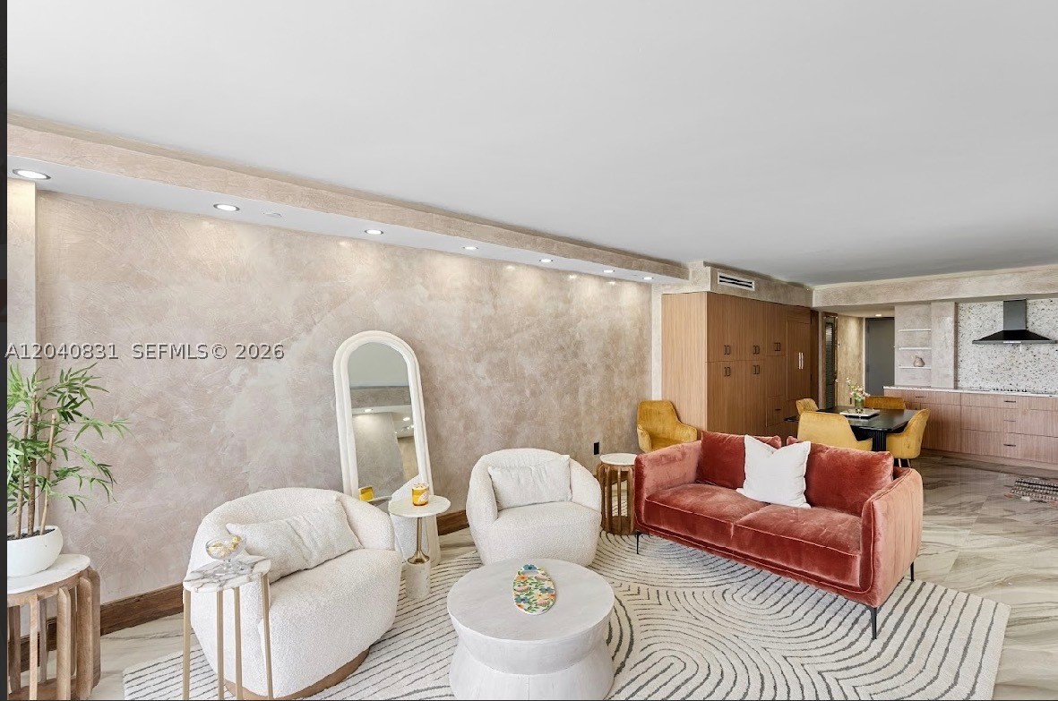 THE ROYAL CLUB CONDO - Residential
