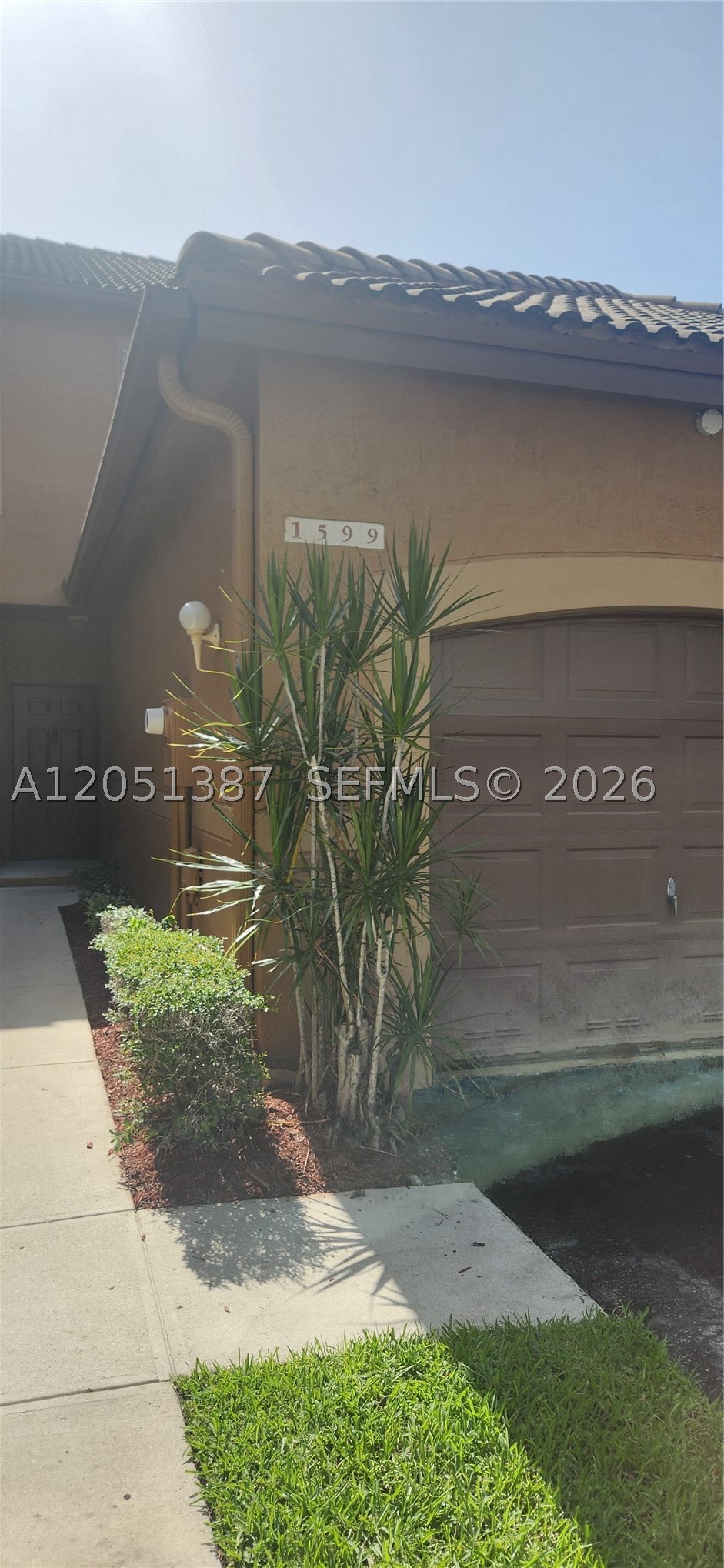 SECTORS 3 & 4 BOUNDARY PL - Residential Lease