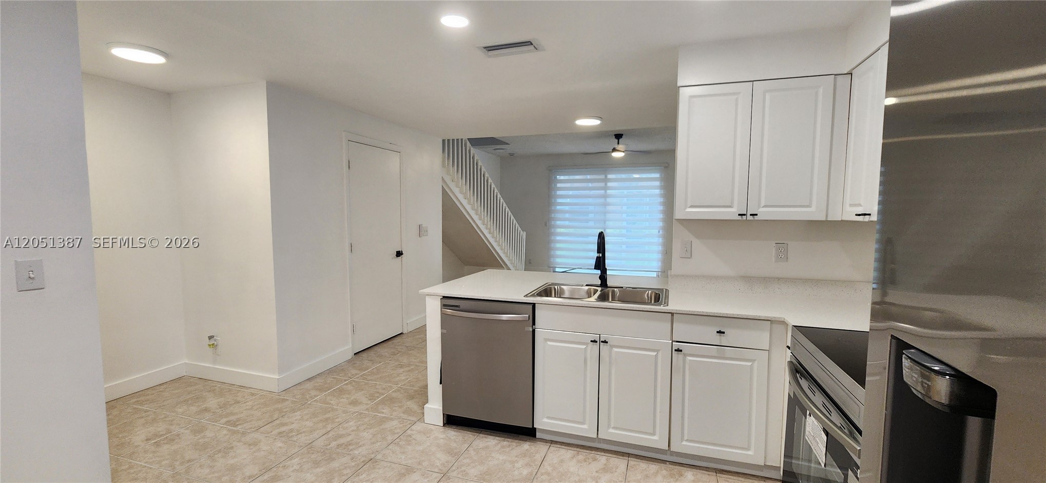 SECTORS 3 & 4 BOUNDARY PL - Residential Lease