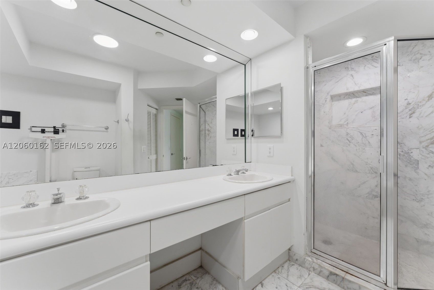 OCEANIA IV CONDO - Residential