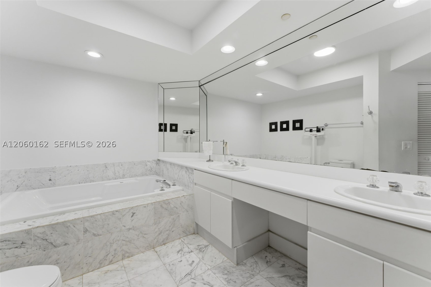 OCEANIA IV CONDO - Residential