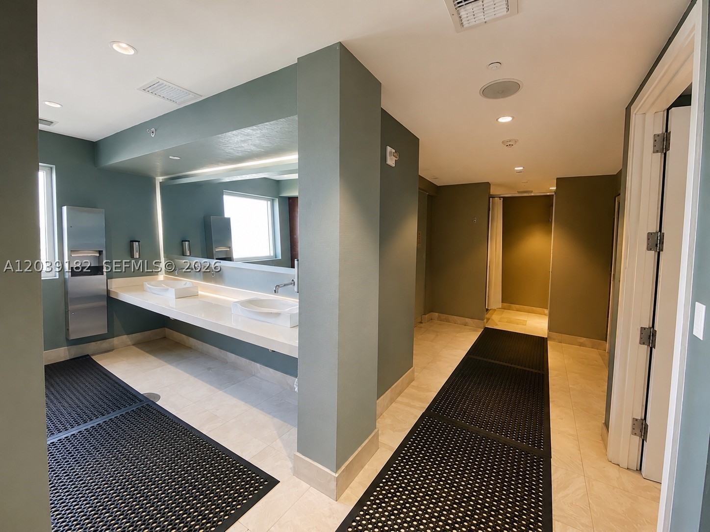 TDR TOWER III CONDO - Residential