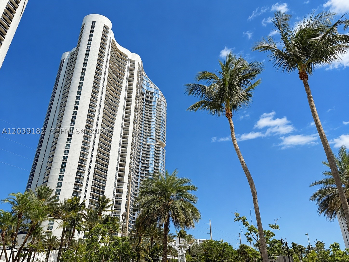 TDR TOWER III CONDO - Residential