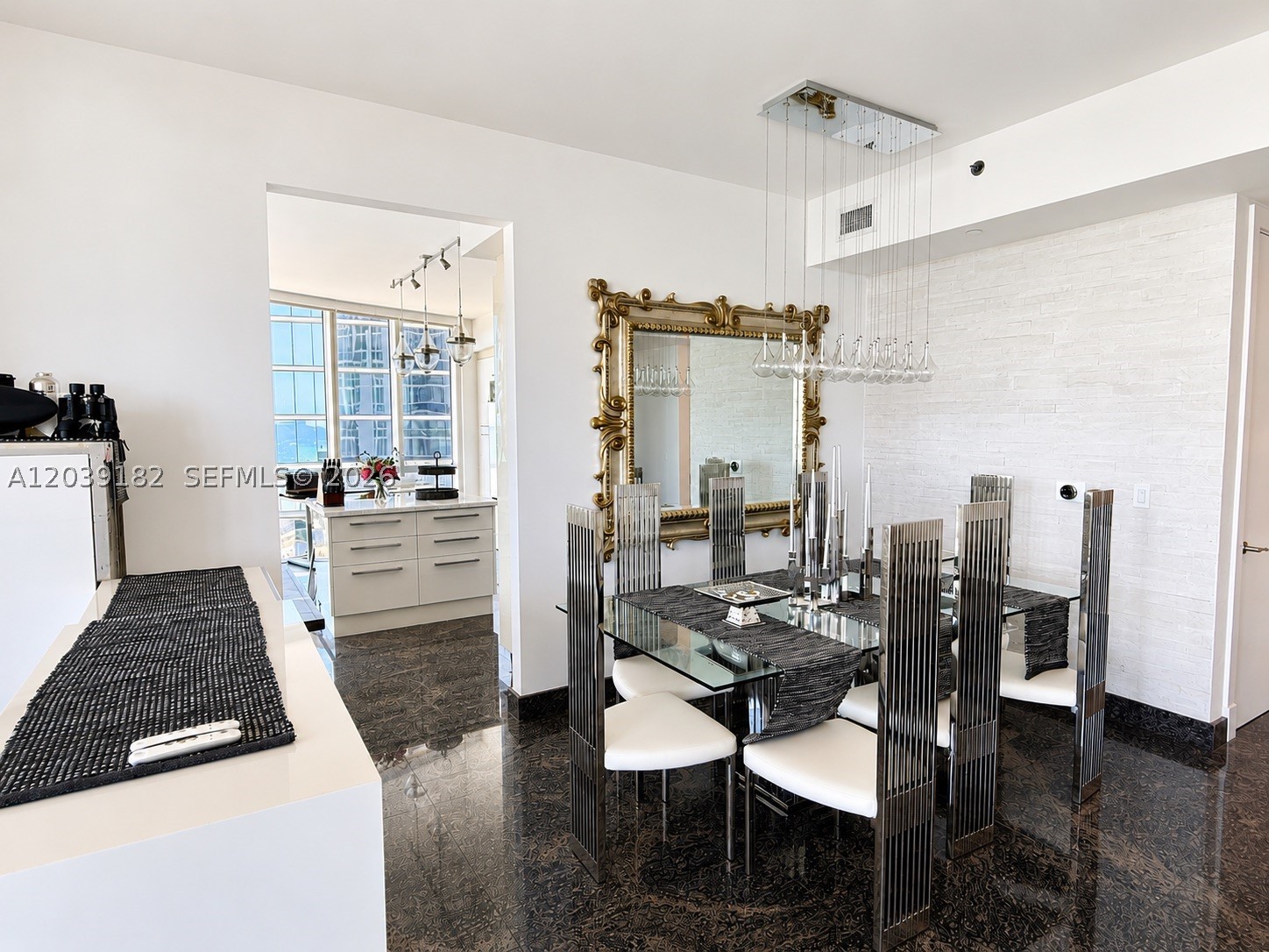 TDR TOWER III CONDO - Residential