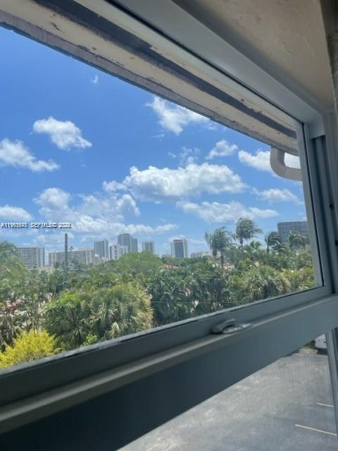 SEVENTEENTH GREEN CONDO - Residential