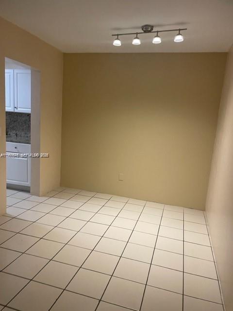 SEVENTEENTH GREEN CONDO - Residential