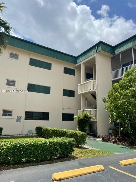 SEVENTEENTH GREEN CONDO - Residential