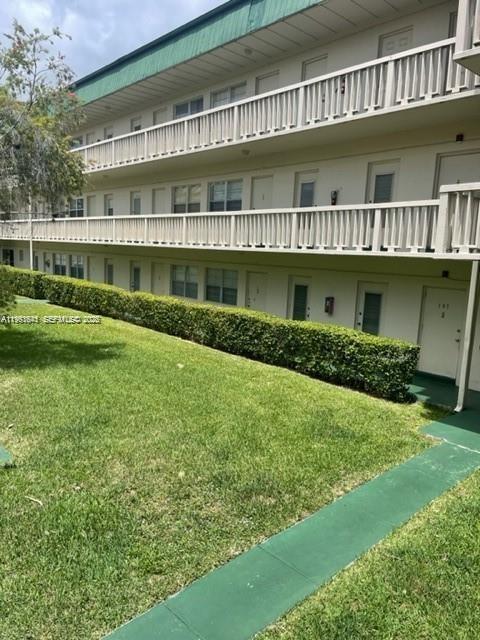 SEVENTEENTH GREEN CONDO - Residential