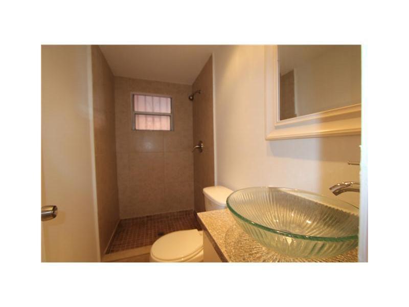 GREAT UNIT WITH OCEAN VIEWS ALL FURNISHED , EASY TO SHOW