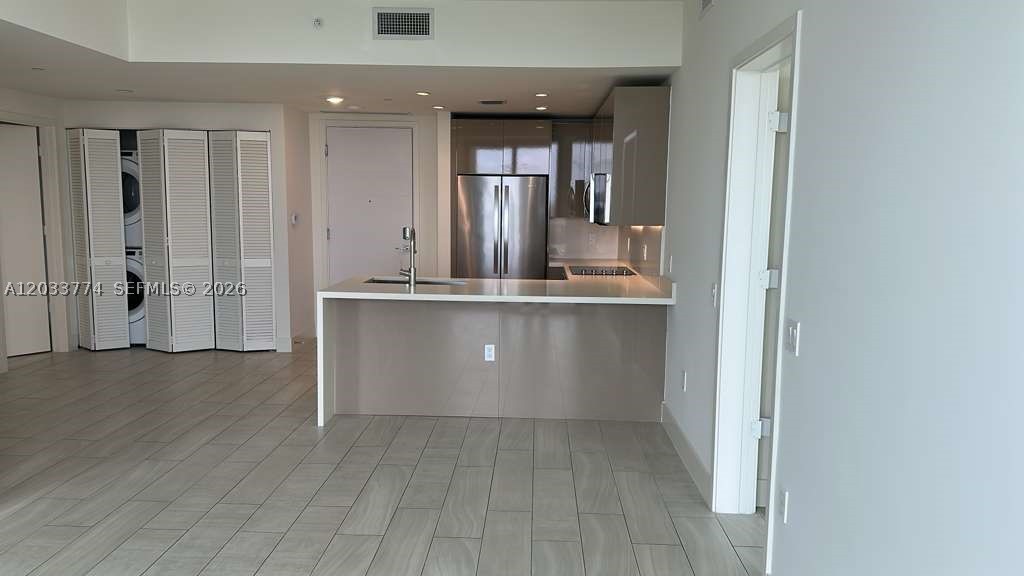 METROPICA NORTH TOWER ONE - Residential Lease