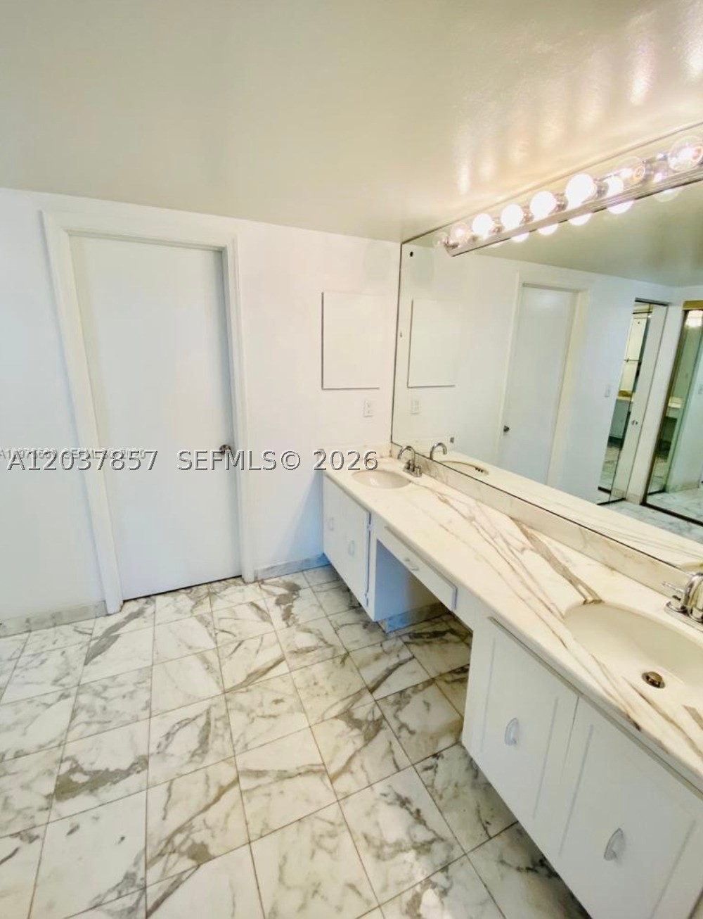 COMMODORE CLUB WEST CONDO - Residential Lease