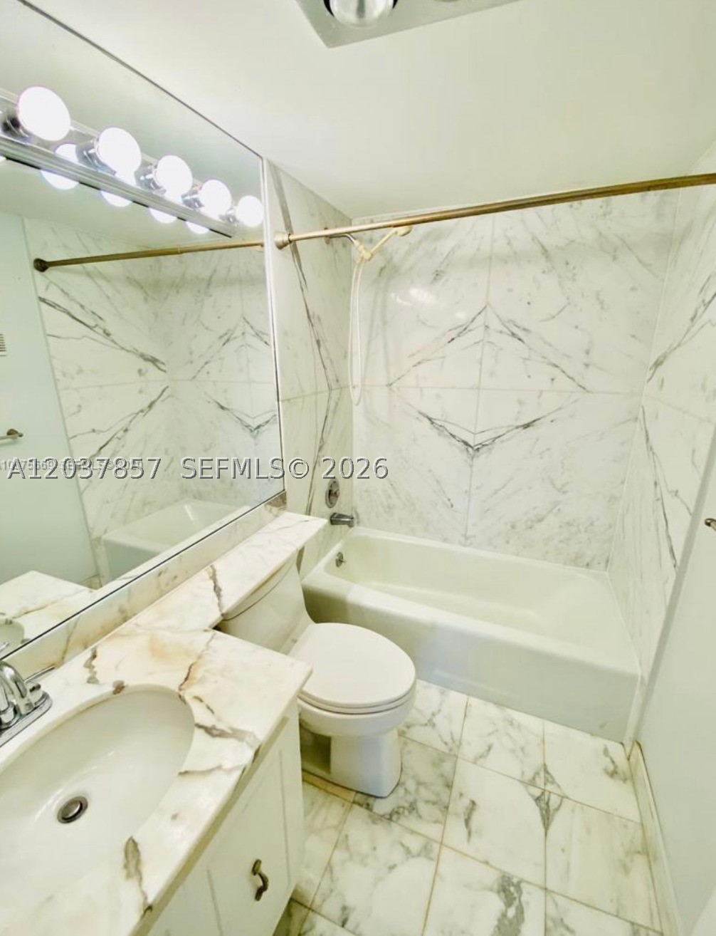 COMMODORE CLUB WEST CONDO - Residential Lease