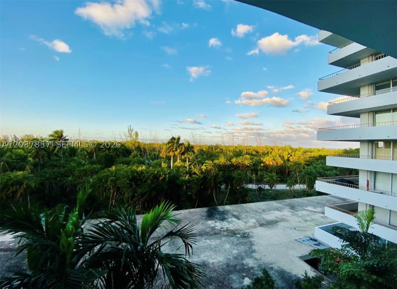 COMMODORE CLUB WEST CONDO - Residential Lease