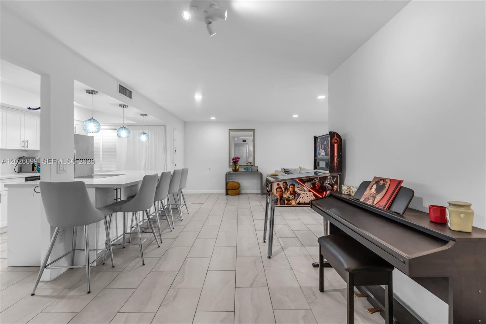 KINGS CREEK SO CONDO - Residential