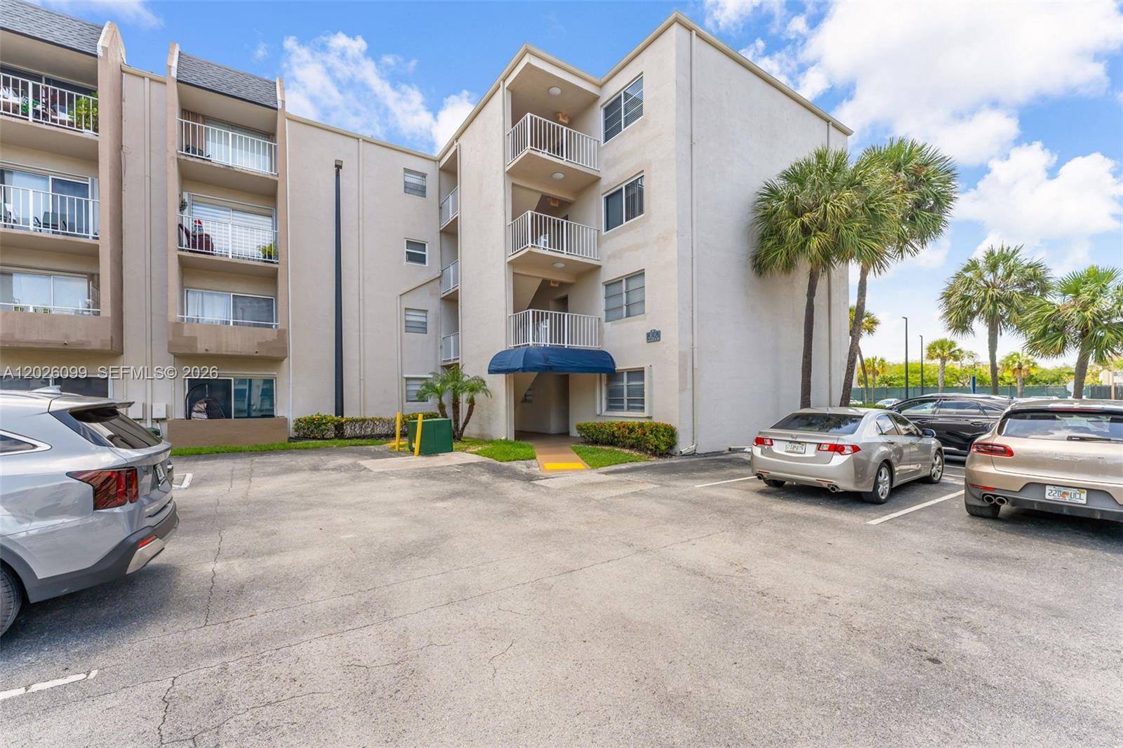 KINGS CREEK SO CONDO - Residential