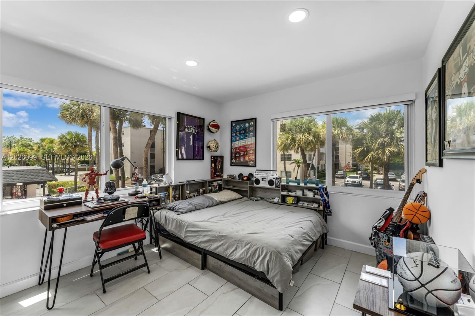 KINGS CREEK SO CONDO - Residential