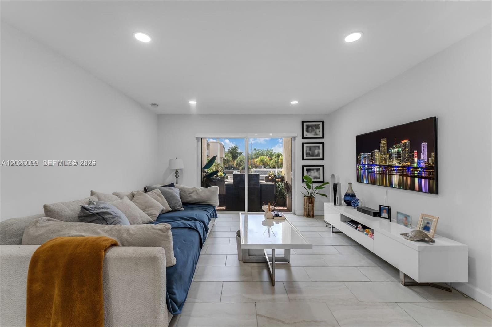 KINGS CREEK SO CONDO - Residential