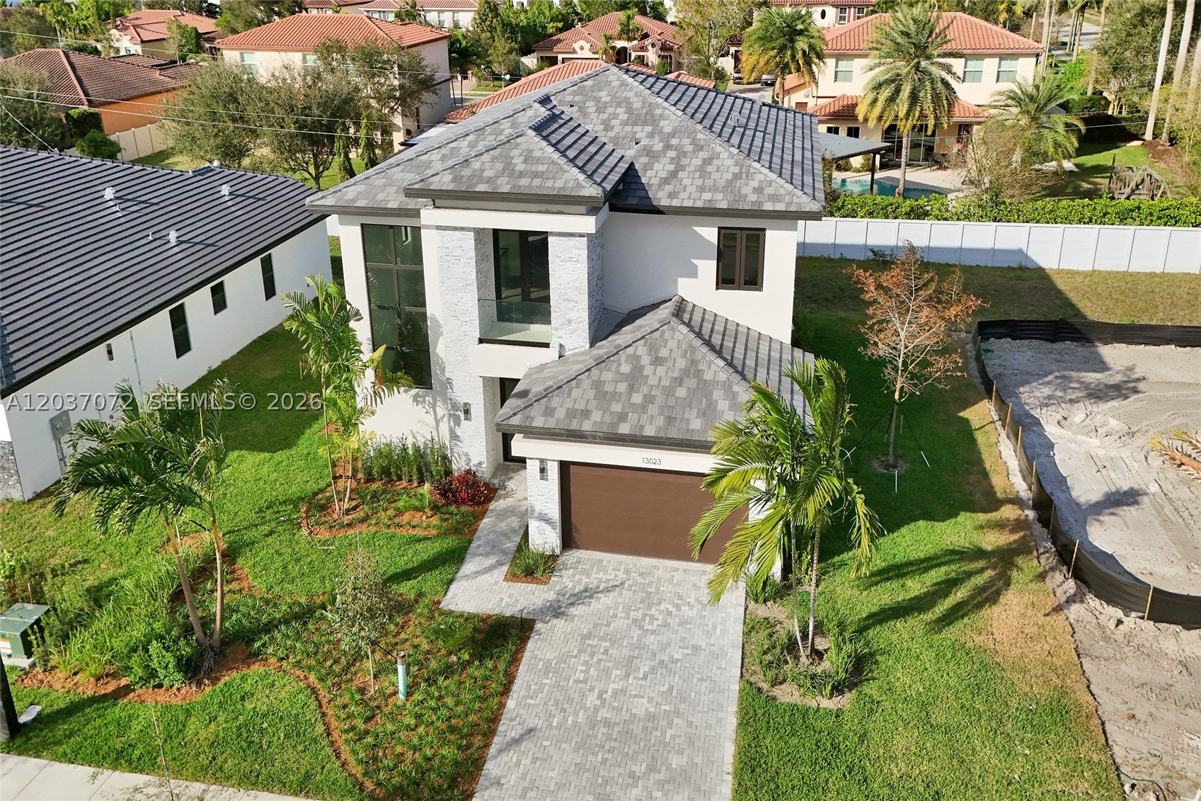 CASUARINAS - Residential