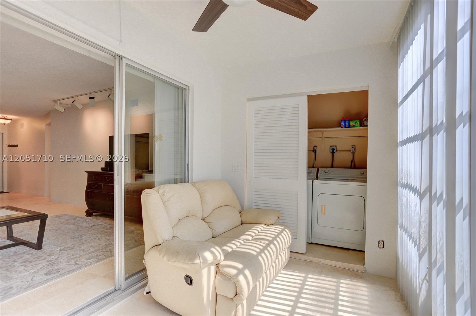 VILLAGE ROYALE CONDO 7 - Residential