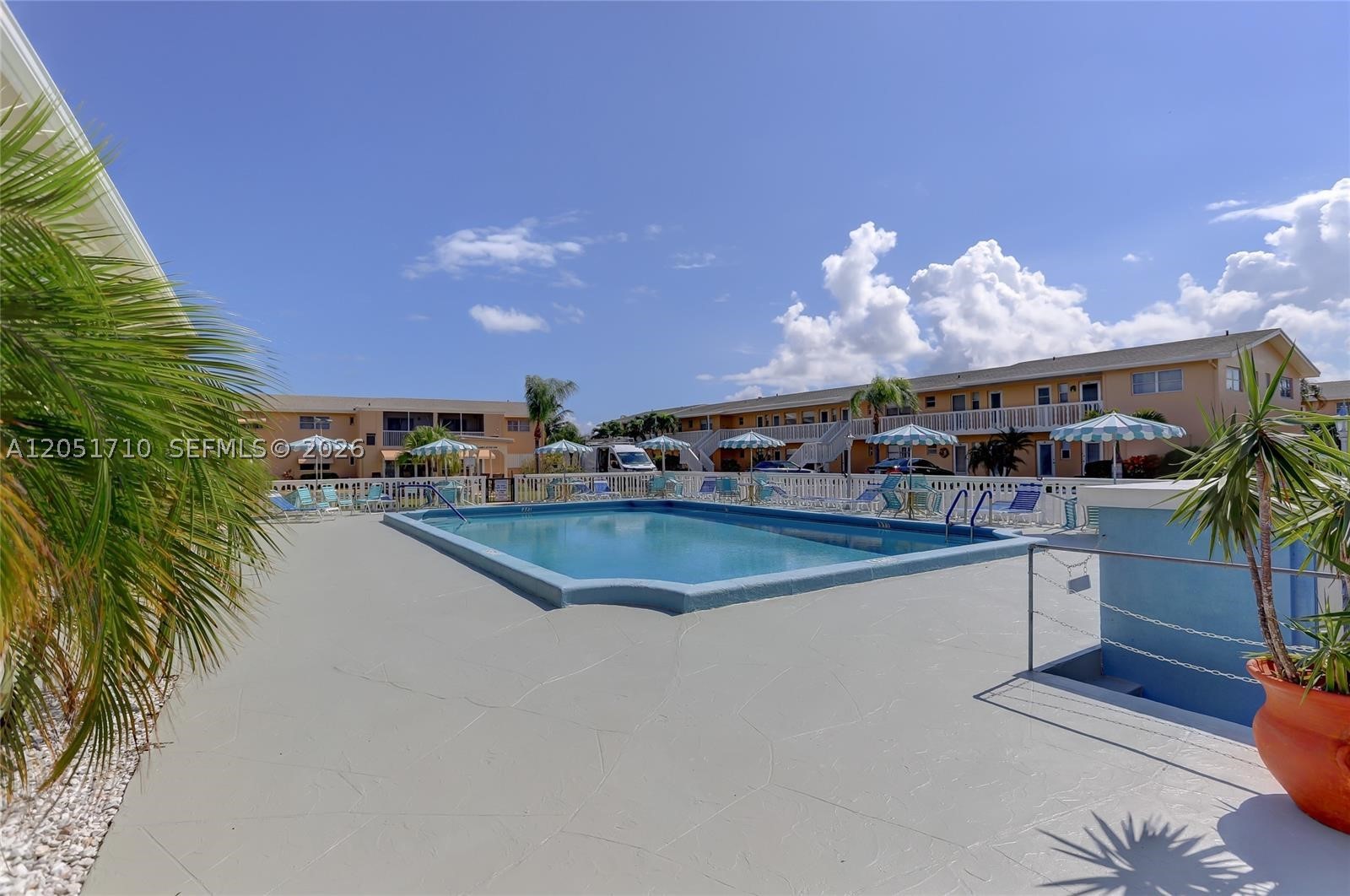 VILLAGE ROYALE CONDO 7 - Residential