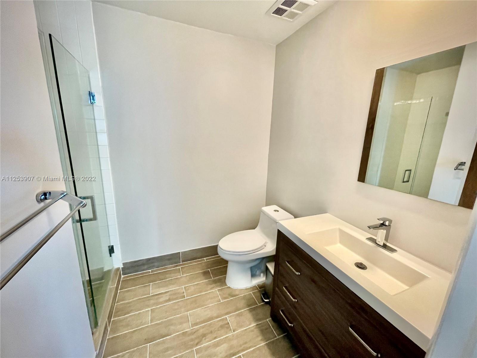 Luxury Loft for rental in Neo Loft building , totally upgraded, 2 beds and 2 baths, furnished, the building has numerous amenities such as a swimming pool, gym, tennis court, pet park, restaurants, etc.