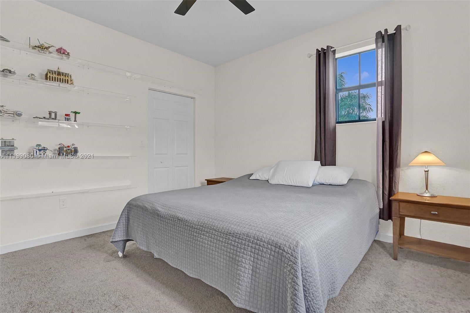 VENETIAN PARC WEST - Residential