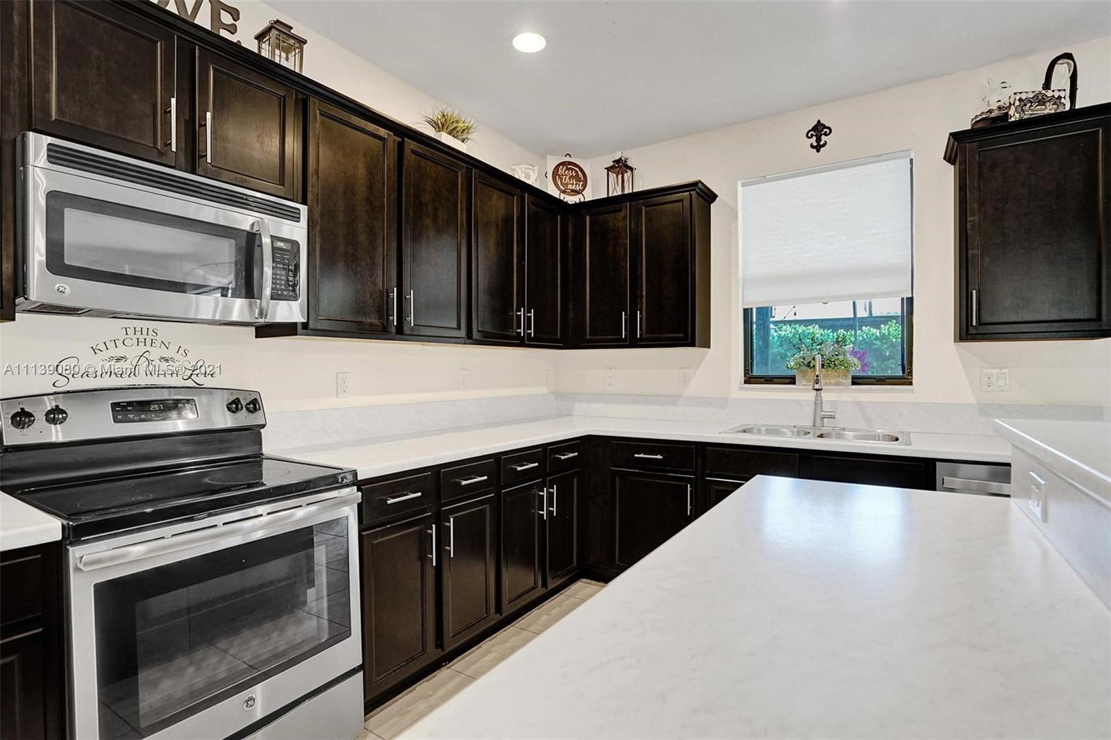 VENETIAN PARC WEST - Residential