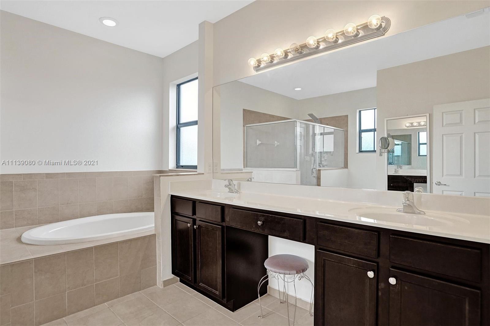 VENETIAN PARC WEST - Residential
