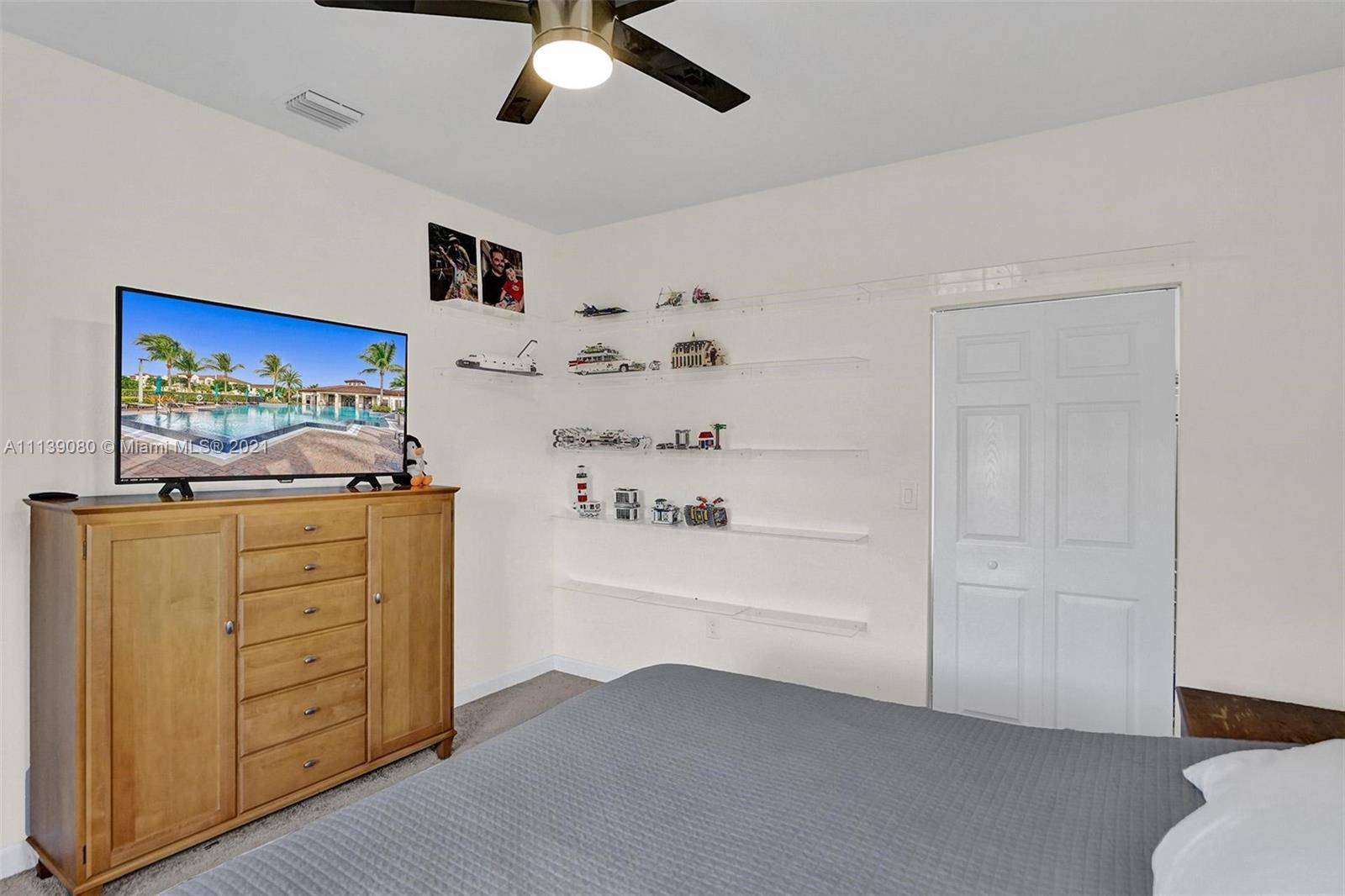 VENETIAN PARC WEST - Residential