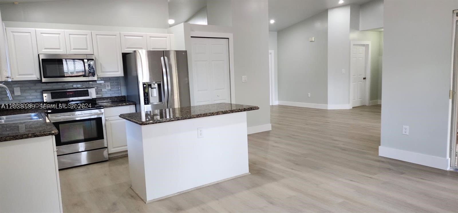 KENDALL FAMILY ESTATES PH - Residential
