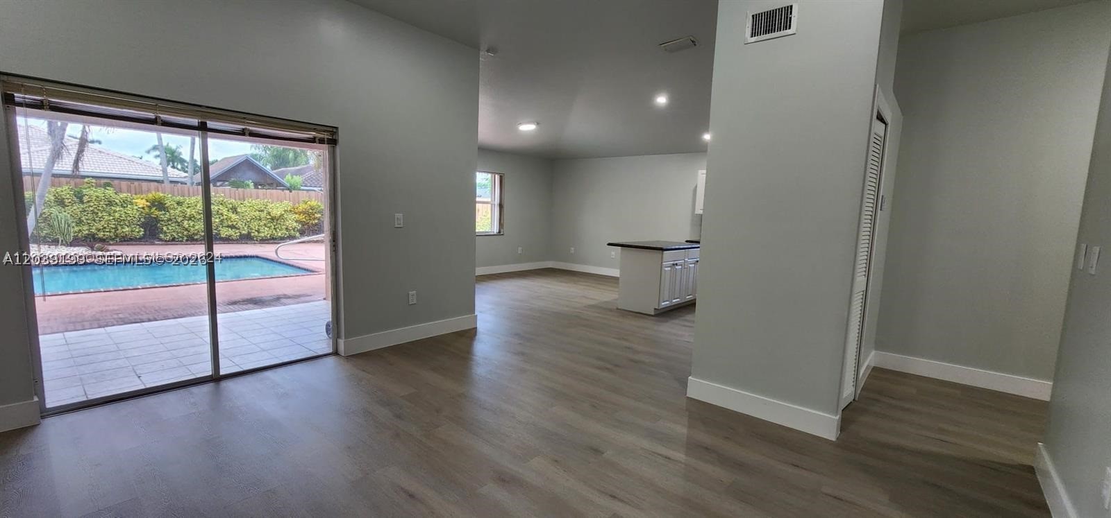 KENDALL FAMILY ESTATES PH - Residential