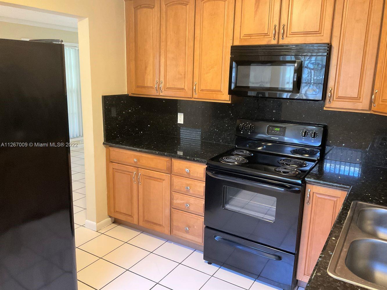 HOLLYWOOD HILLS AMEN PLAT - Residential Lease