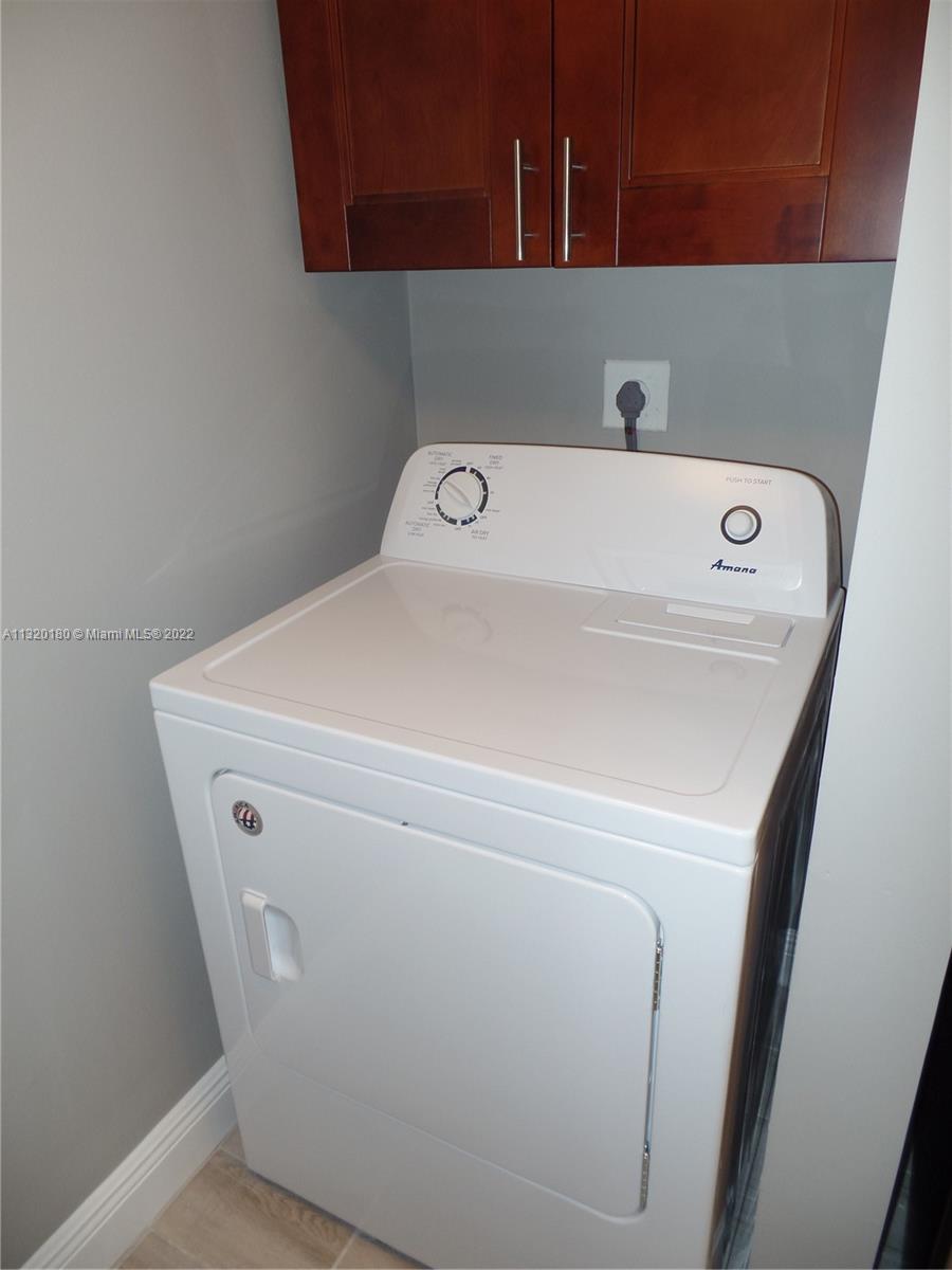 ROYAL POINCIANA CONDO - Residential Lease