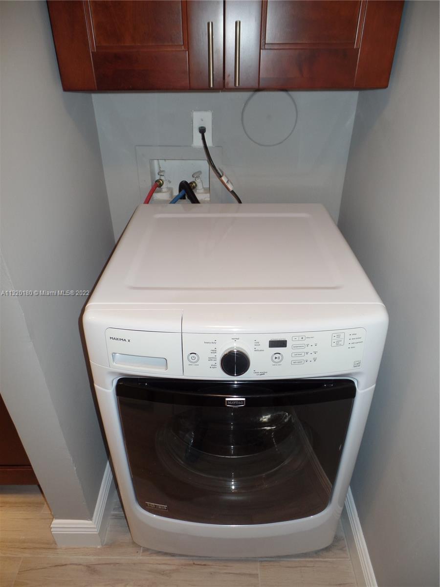 ROYAL POINCIANA CONDO - Residential Lease