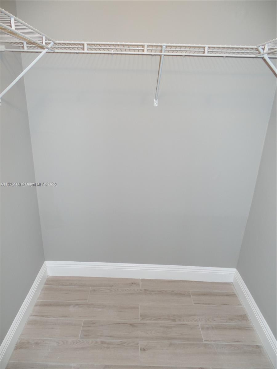 ROYAL POINCIANA CONDO - Residential Lease