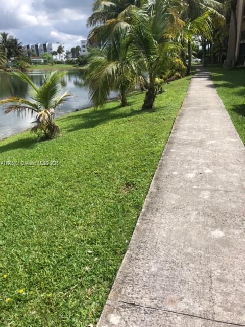 PROMENADE AT KENDALE LAKE - Residential
