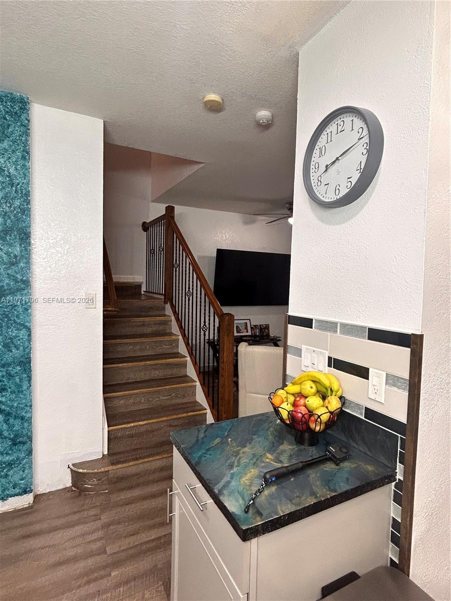 MANDARIN LAKES - Residential