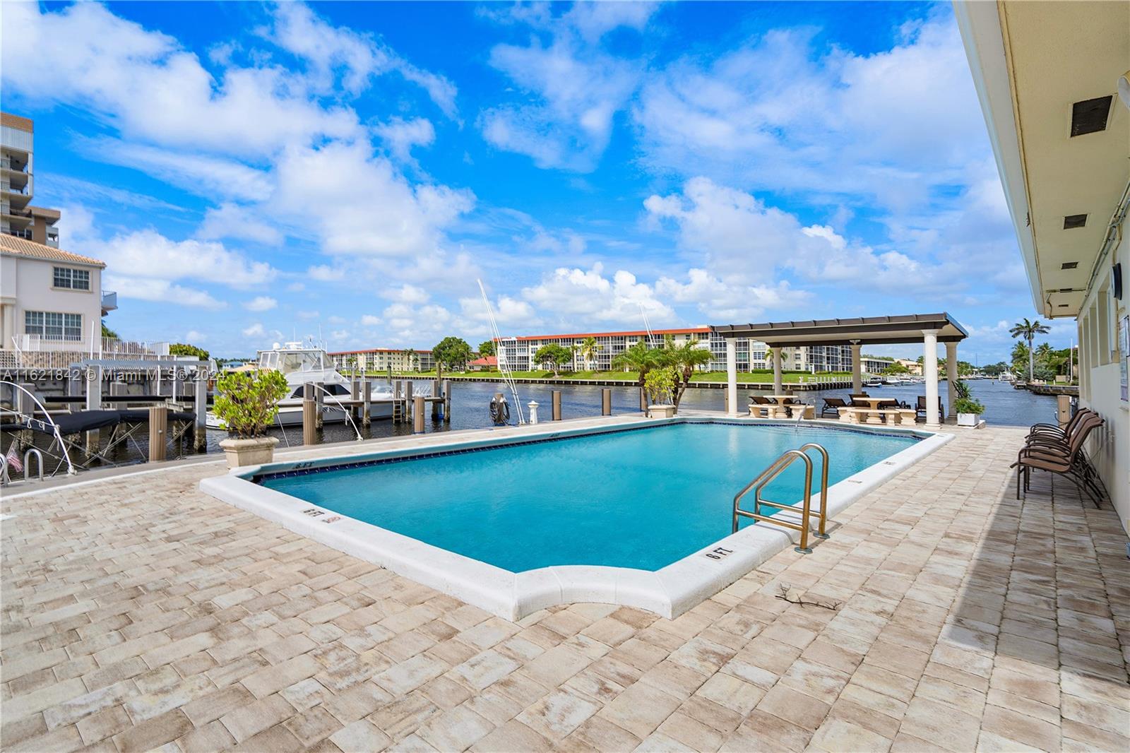 HILLSBORO ISLAND HOUSE CO - Residential Lease