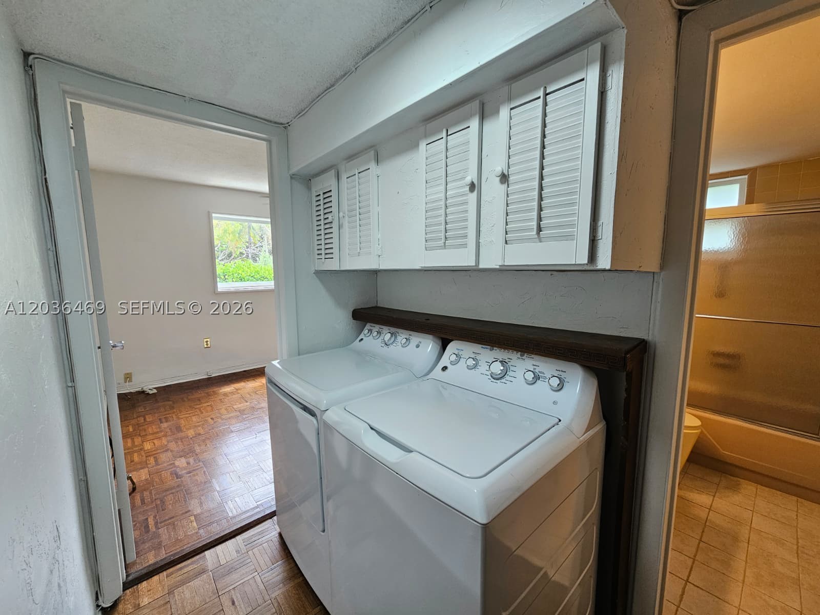 POINT BAY NORTH CONDO - Residential Lease