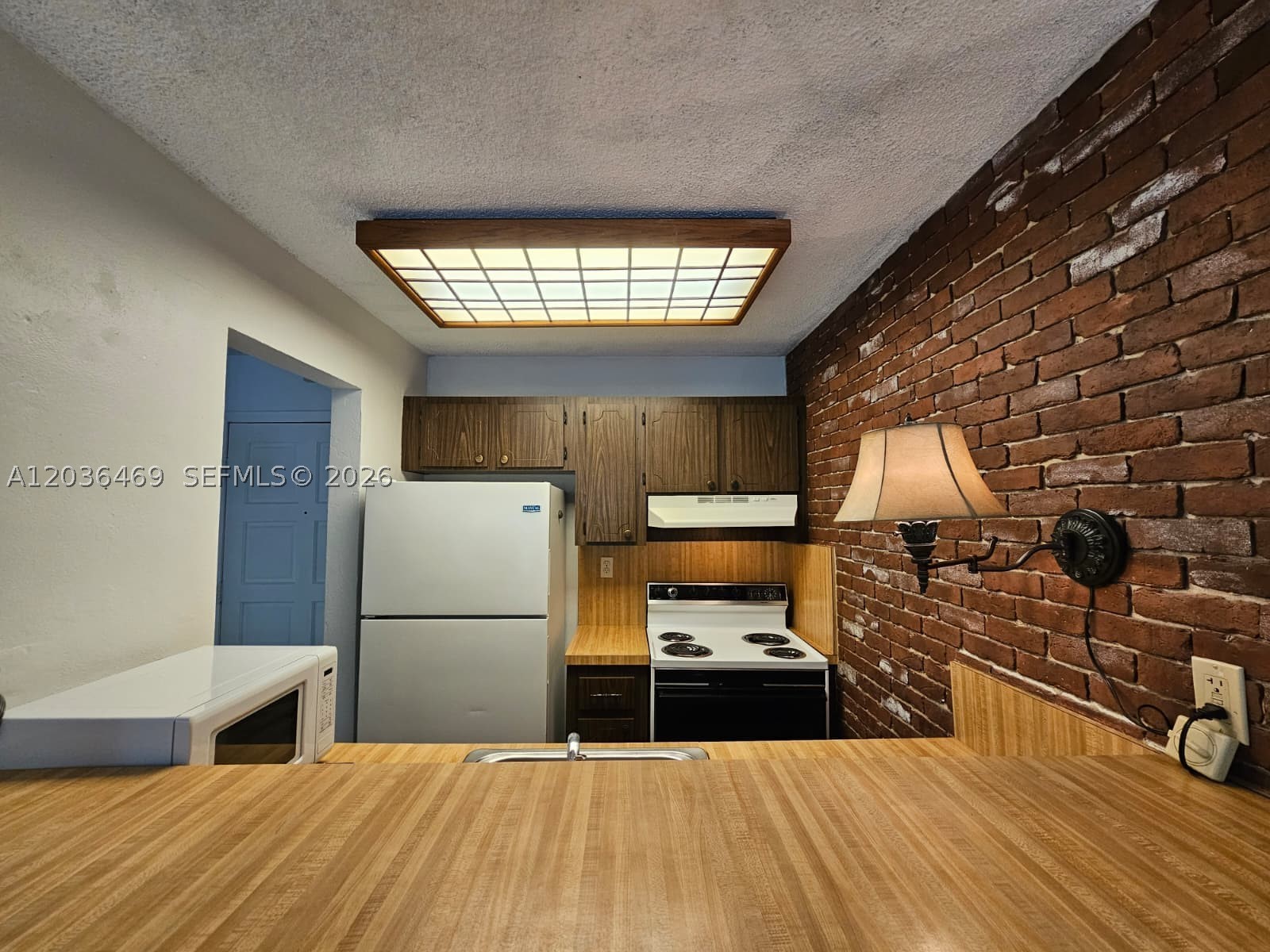 POINT BAY NORTH CONDO - Residential Lease